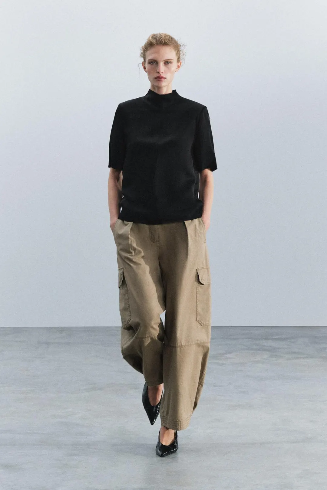 Атласный топ с подплечниками ZW Collection, Zara