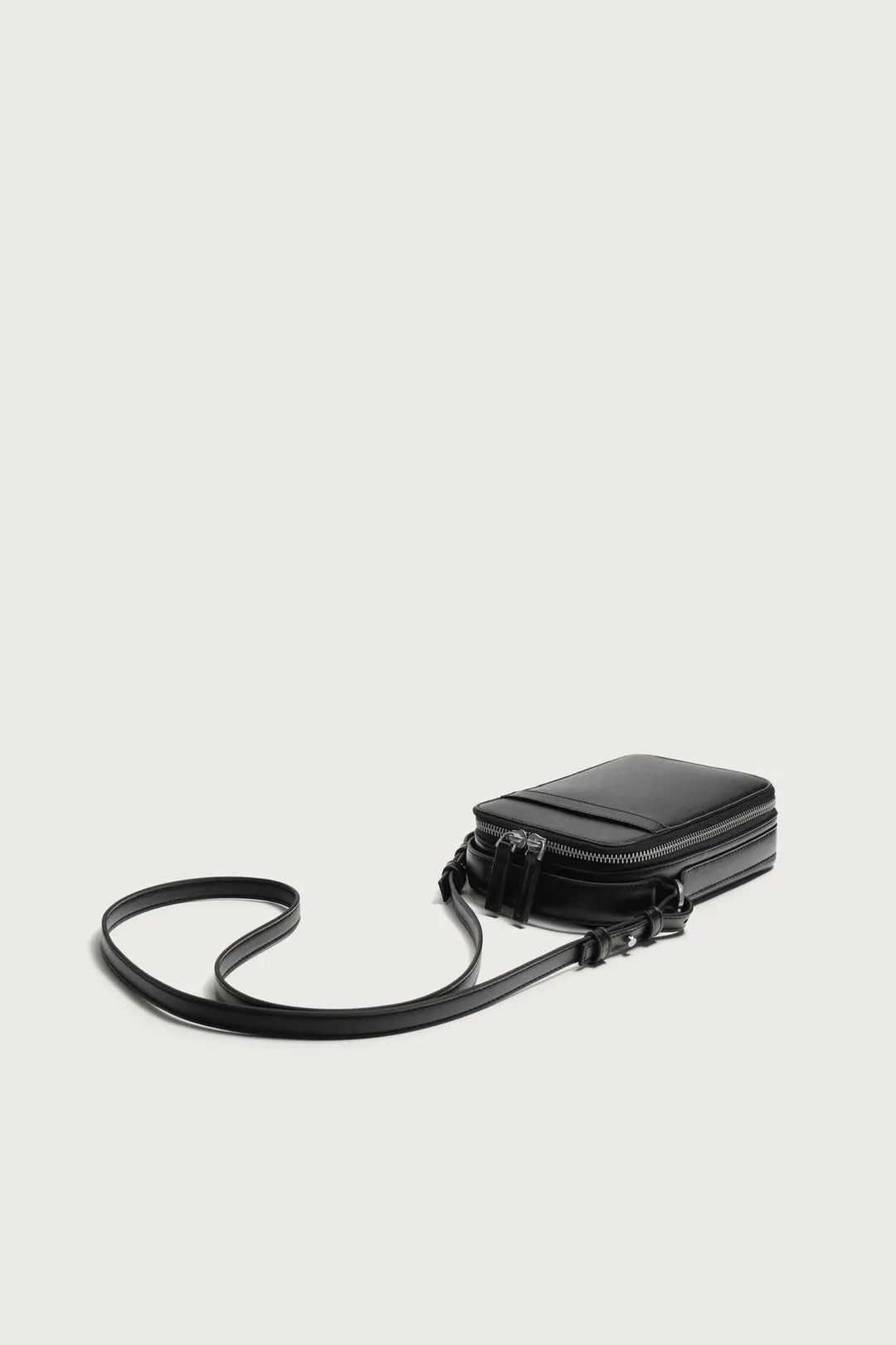Сумка кросс-боди вертикальная однотонная, Zara