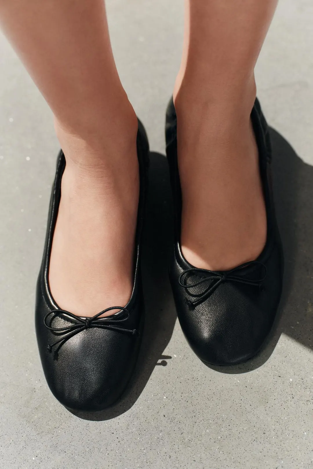 Кожаные балетки на каблуке, Zara
