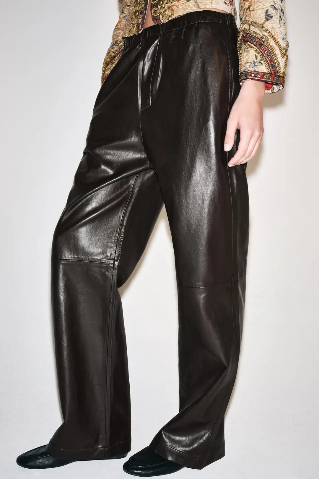 Брюки-джоггеры под кожу ZW Collection, Zara