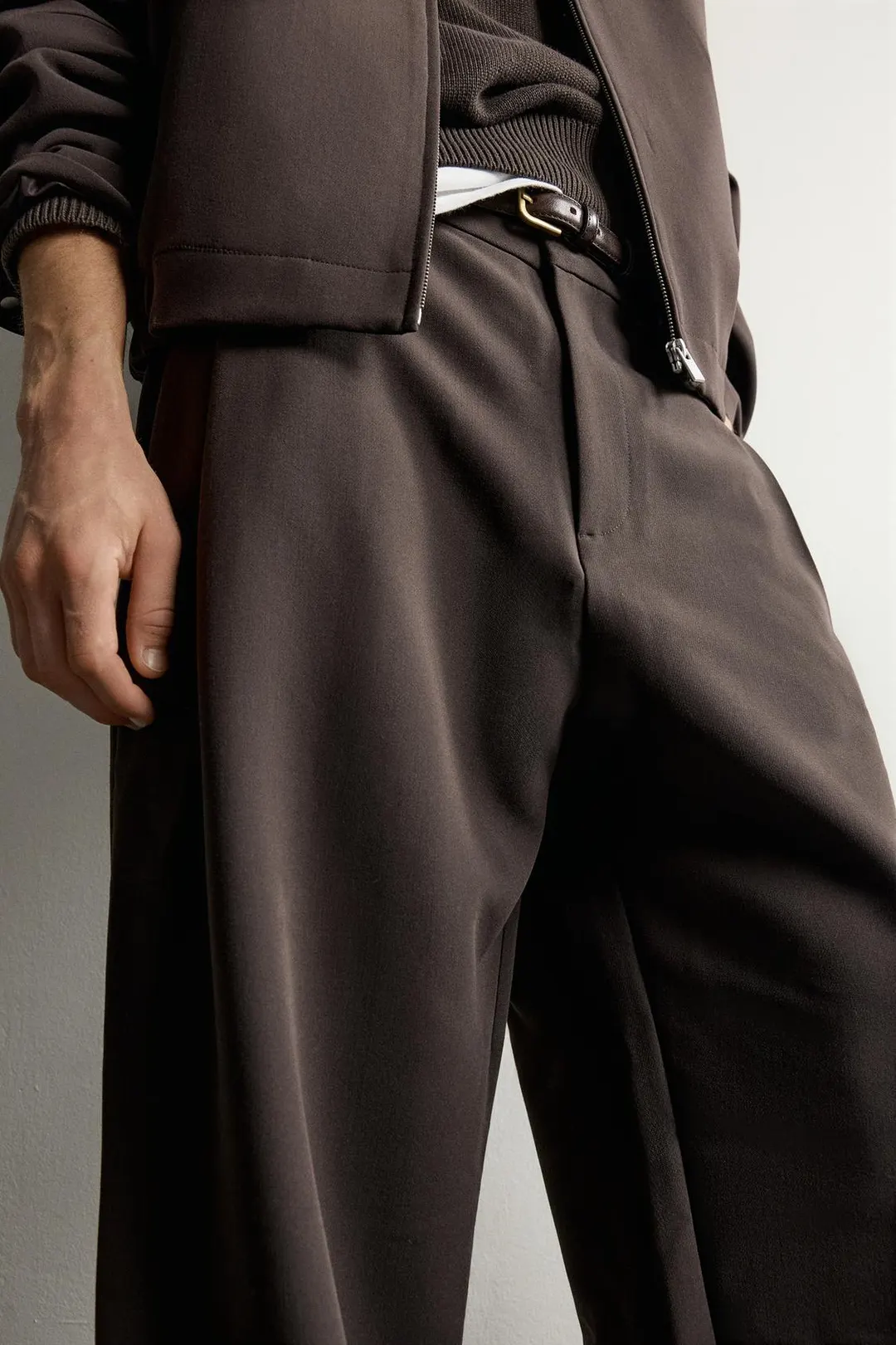 Брюки широкие с боковыми складками, Zara