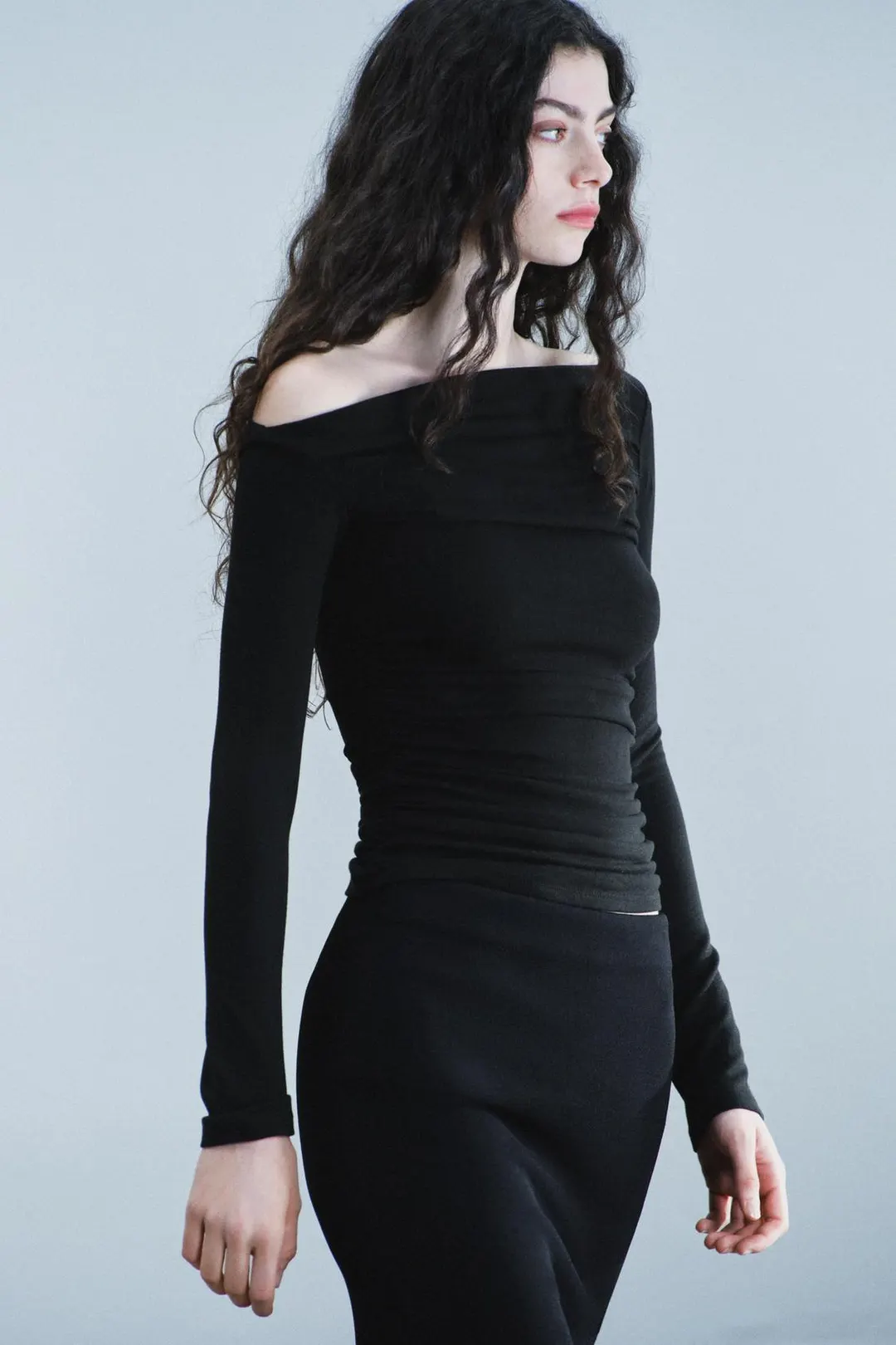 Асимметричный топ с драпировкой, Zara