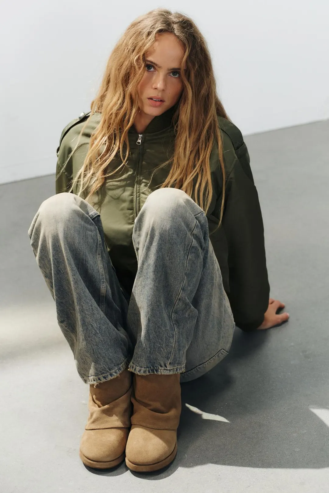 Кожаные ботильоны с легинсами со следками, Zara
