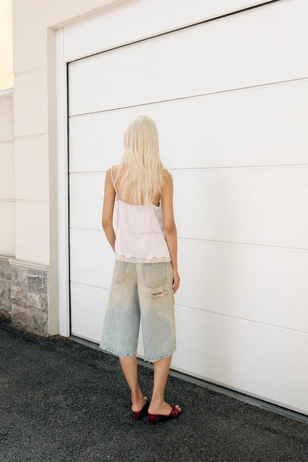 Джинсовые бермуды TRF багги с разрывами, Zara