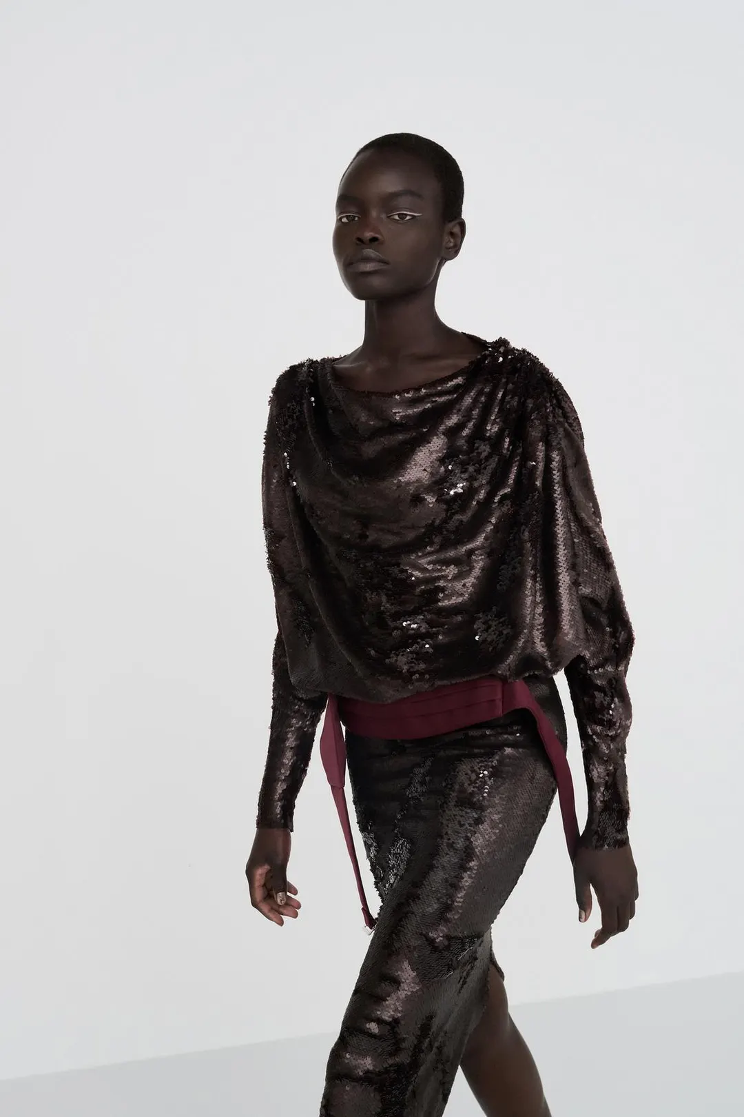 Платье миди с пайетками и драпировкой, Zara