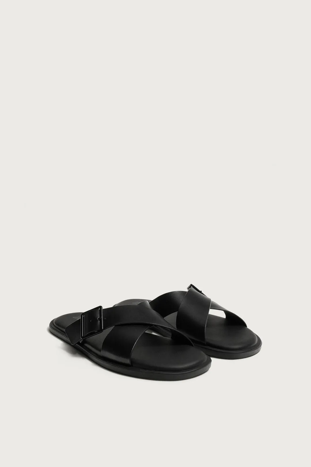 Сандалии с перекрестными ремешками и пряжками, Zara