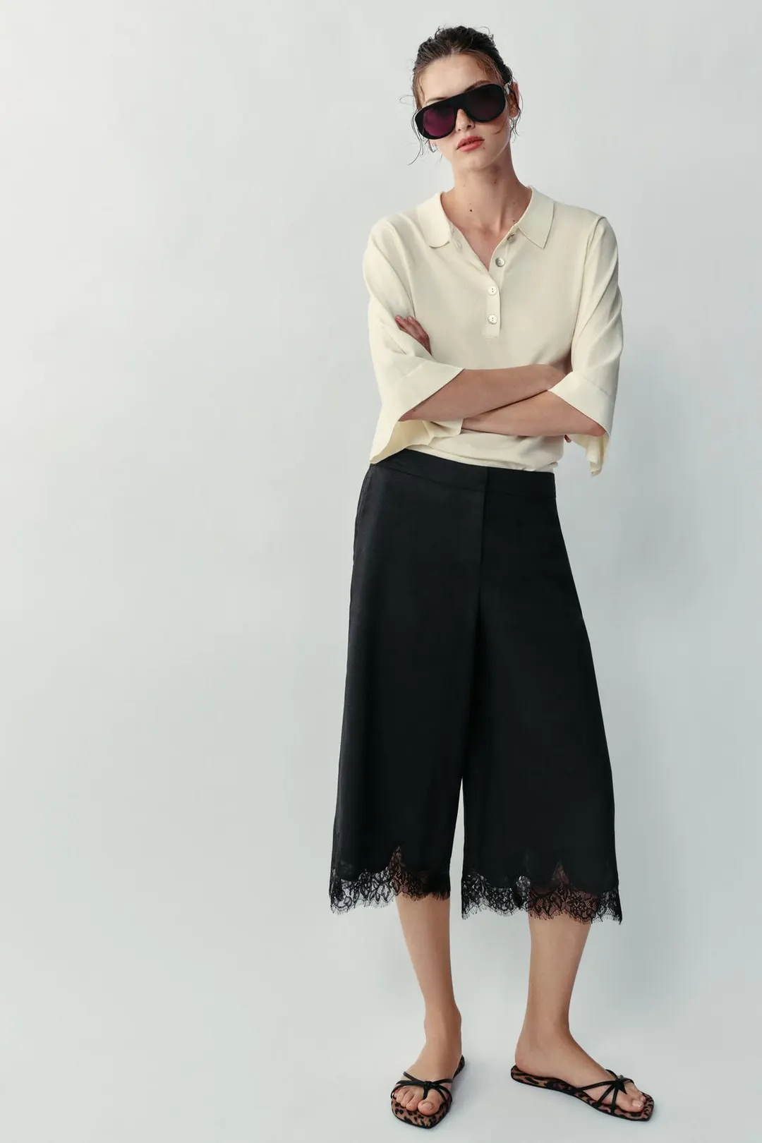 Удлиненные бермуды из смесового льна с кружевом, Zara