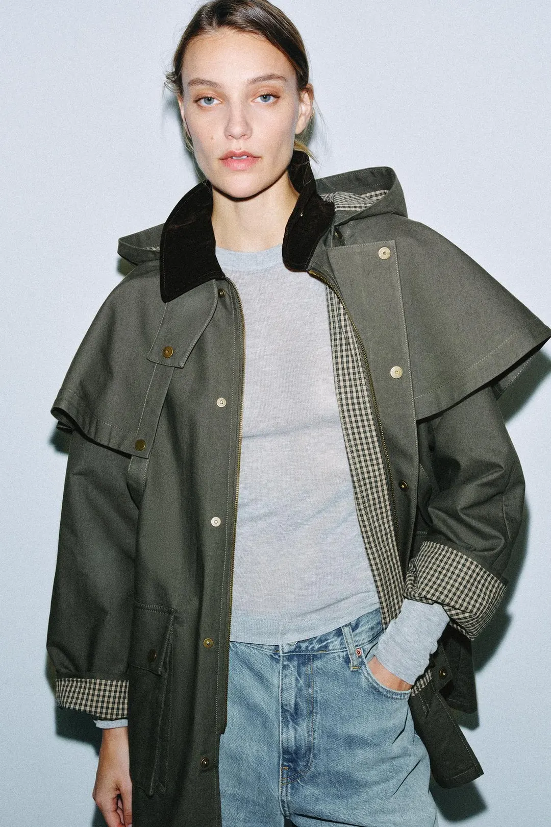 Тренч с капюшоном и контрастным воротником ZW Collection, Zara