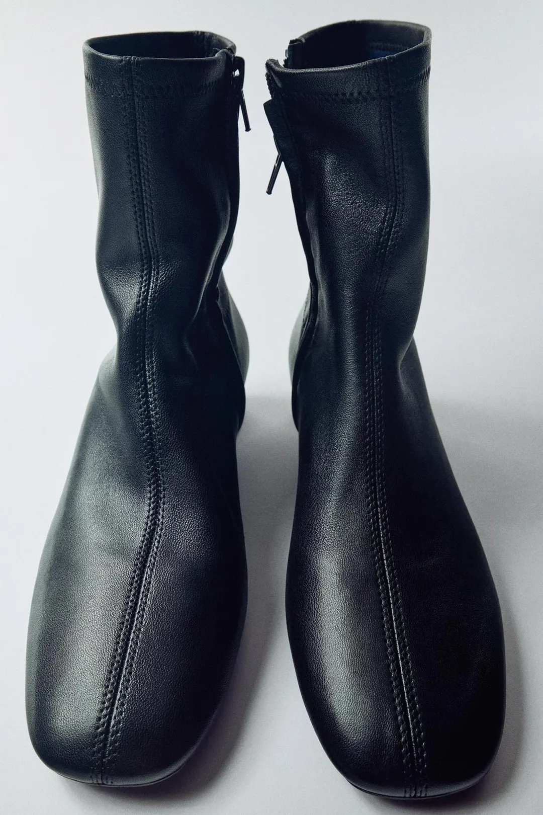 Кожаные ботильоны, Zara