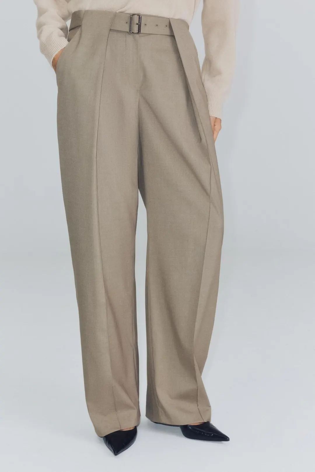Брюки ZW Collection со складками и поясом, Zara