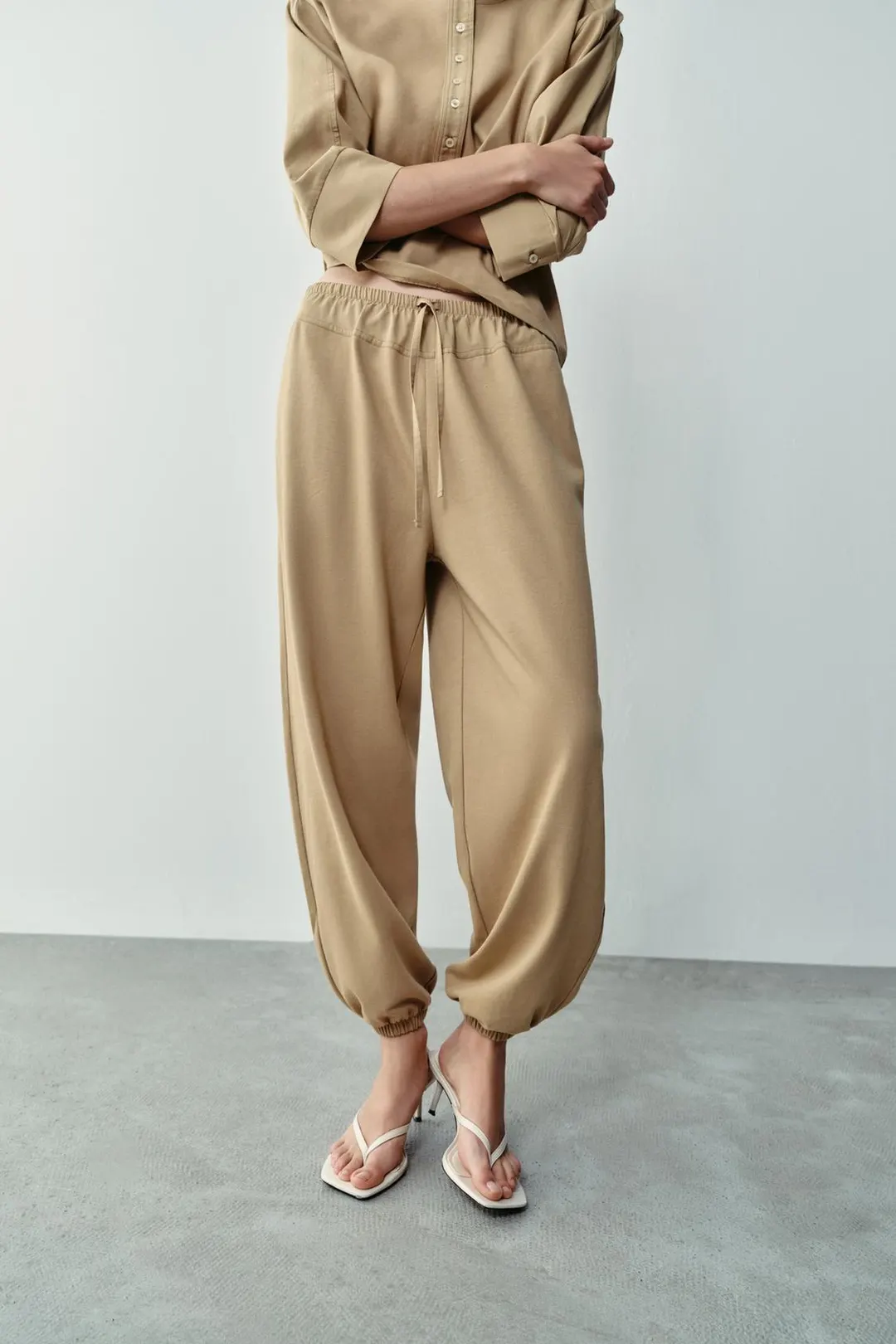 Брюки-джоггеры комбинированные, Zara
