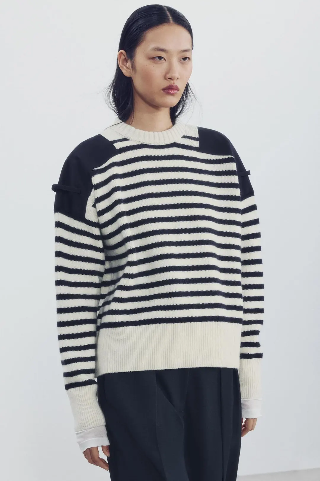 Свитер из смесовой шерсти с контрастными плечами, Zara