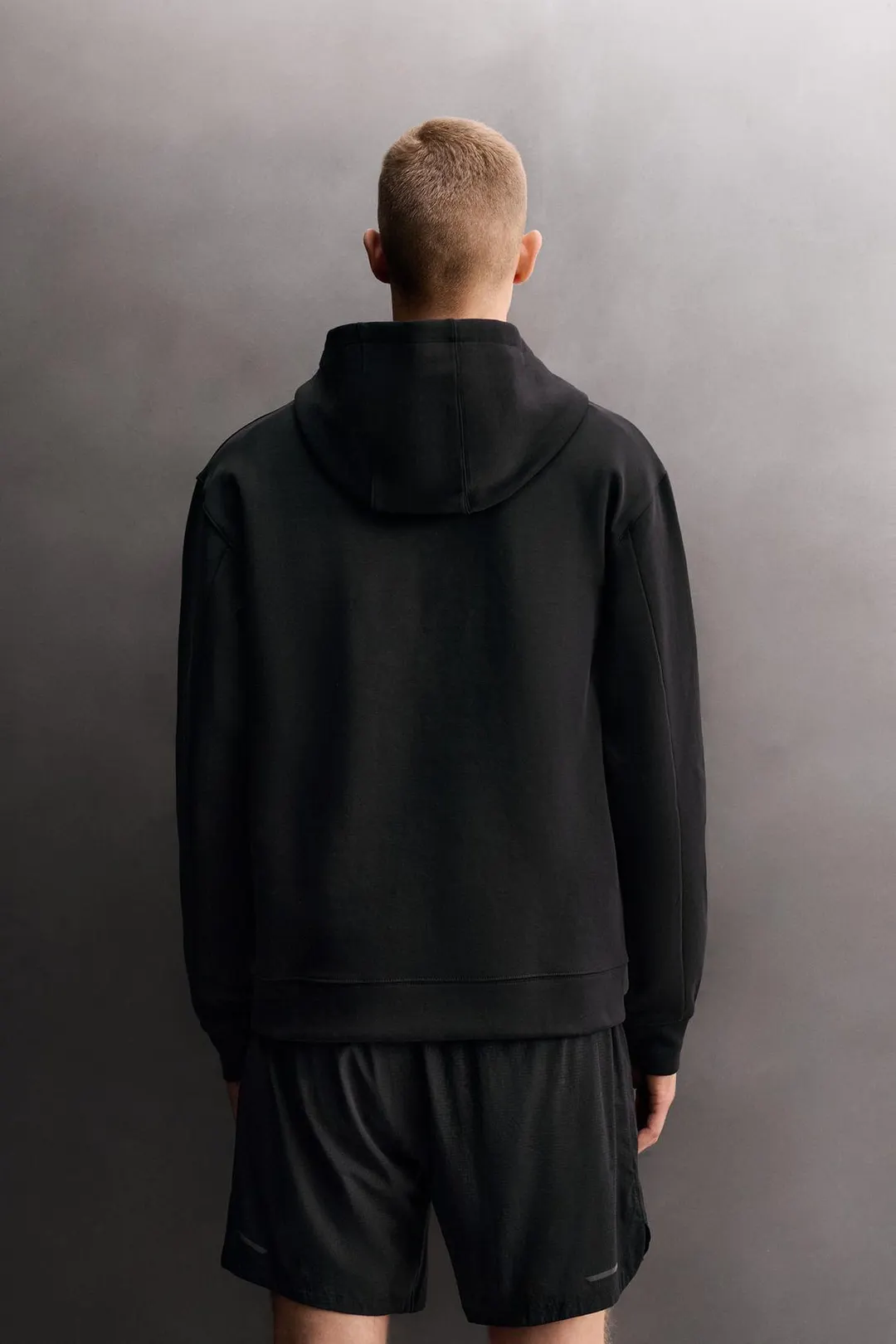 Худи из технологичной ткани, Zara