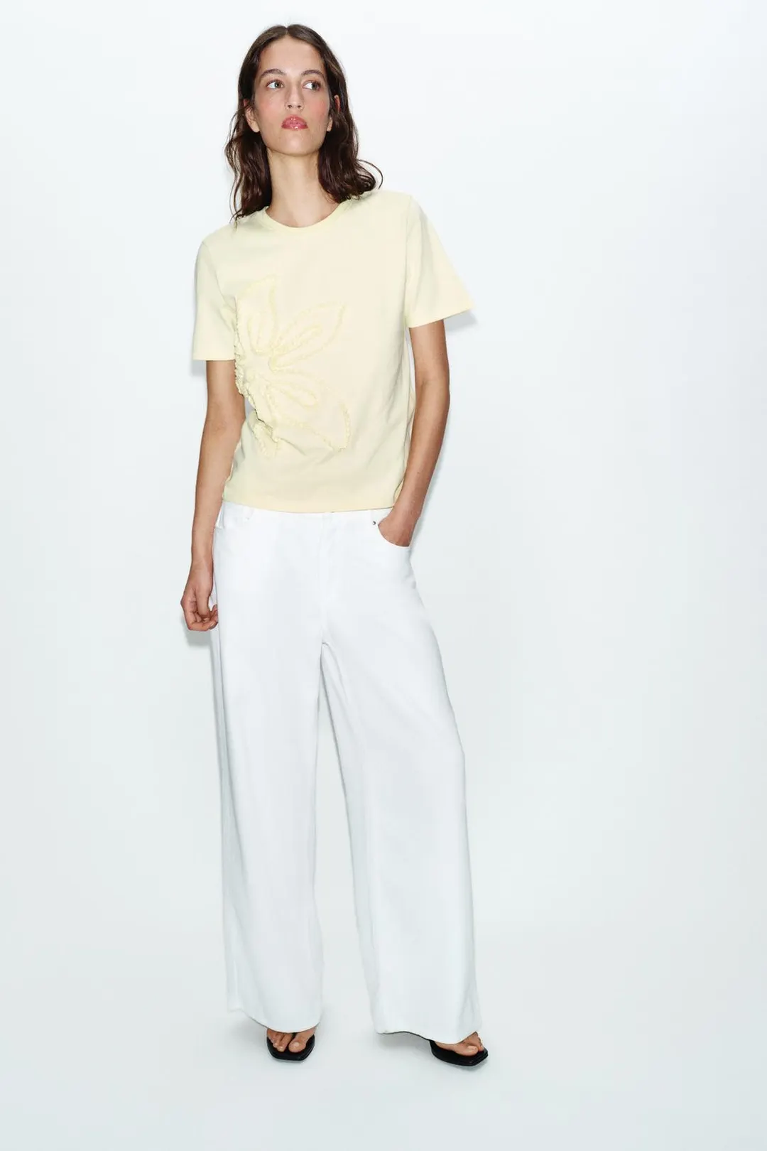 Футболка с объемными цветами, Zara