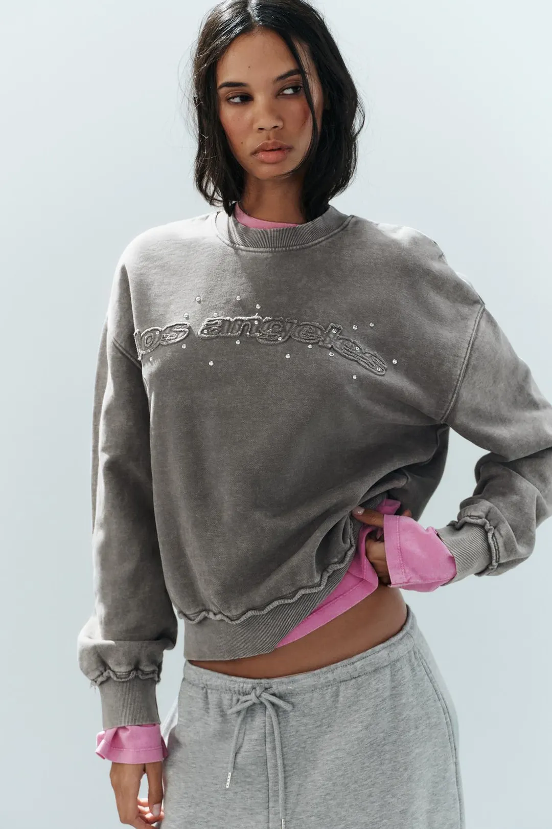 Свитшот с вышивкой и заклепками, Zara