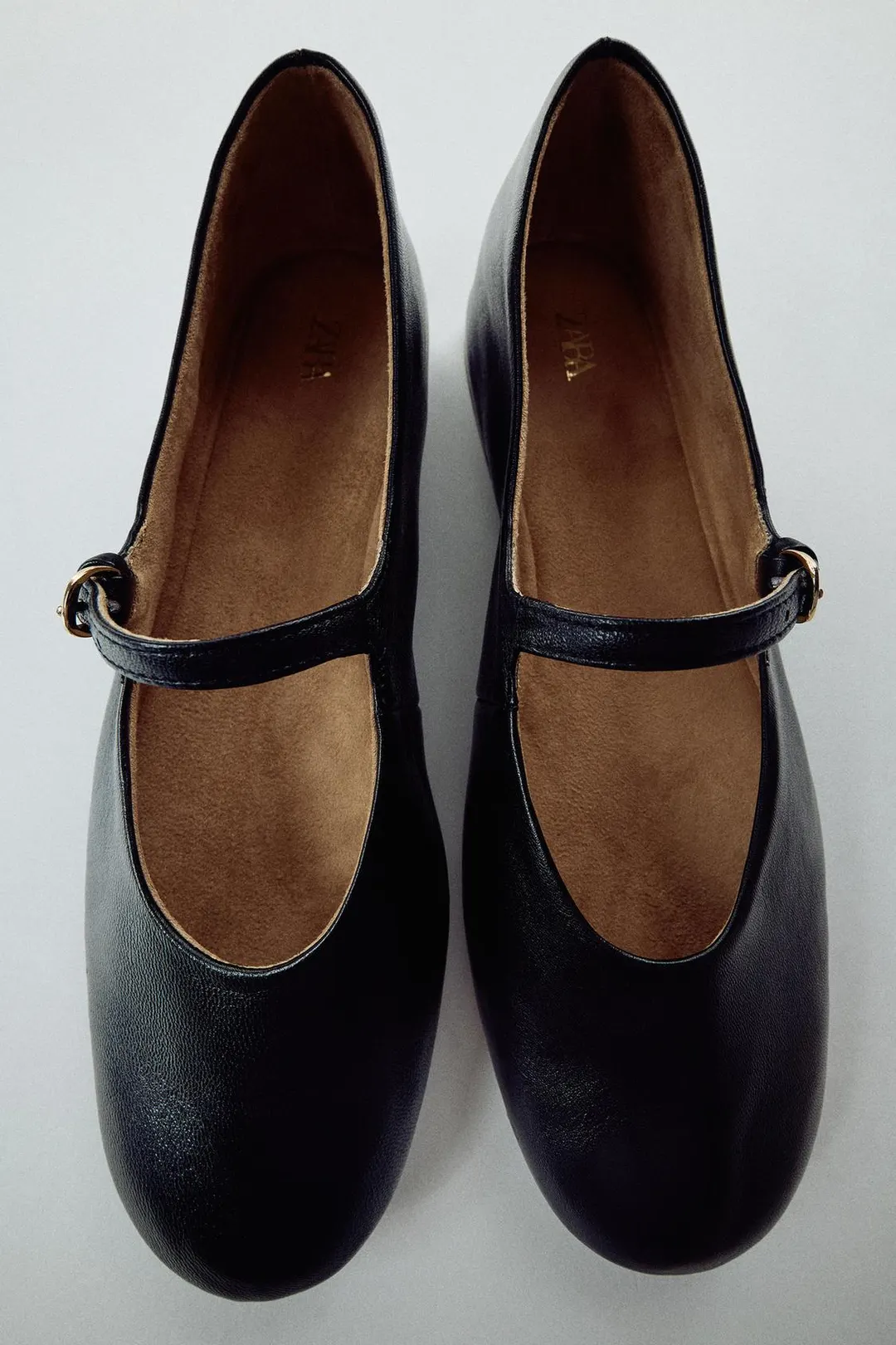 Кожаные балетки, Zara