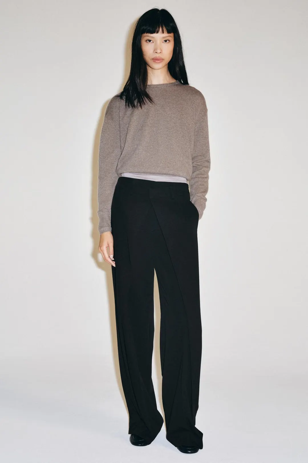 Брюки ZW Collection с защипами спереди, Zara