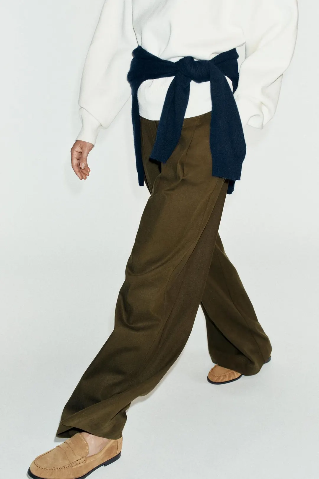 Лоферы из замшевого спилка со сборками, Zara