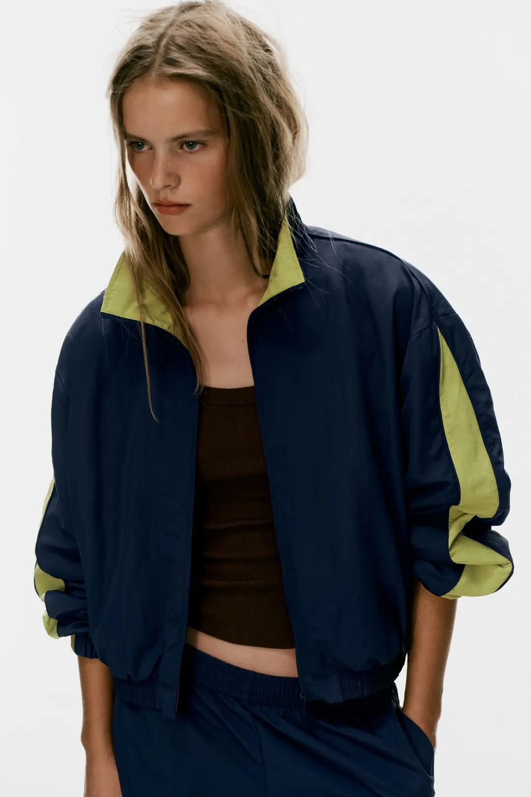 Куртка из технологичной ткани с боковыми полосами, Zara
