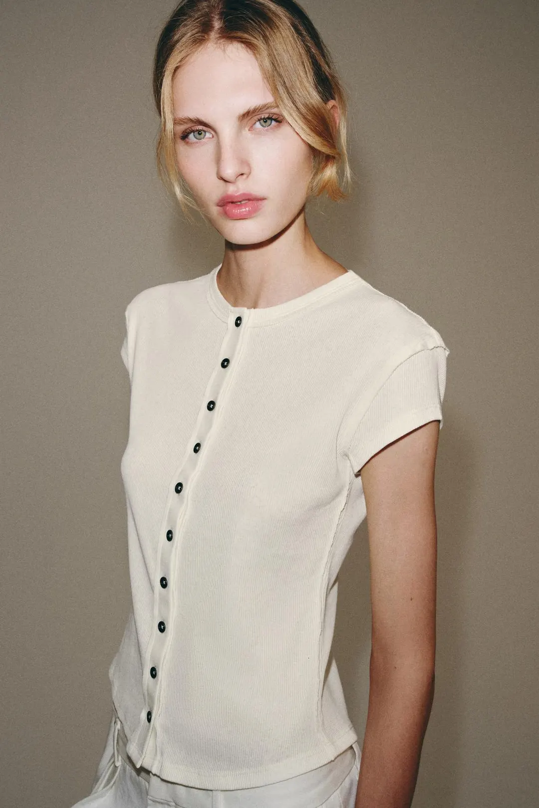 Футболка с планкой на пуговицах, Zara