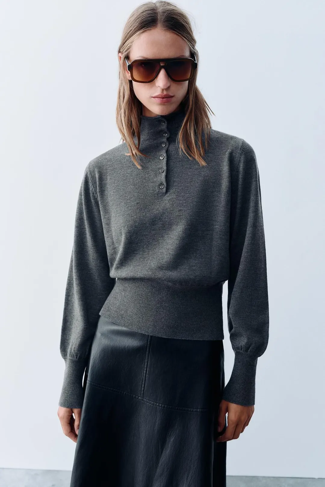 Свитер трикотажный под замшу с высоким воротником и пуговицами, Zara