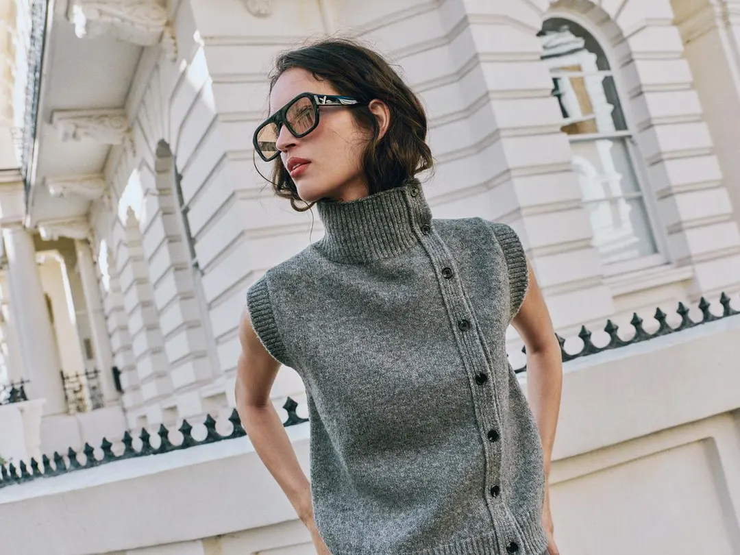 Вязаный жилет с высоким воротником, Zara