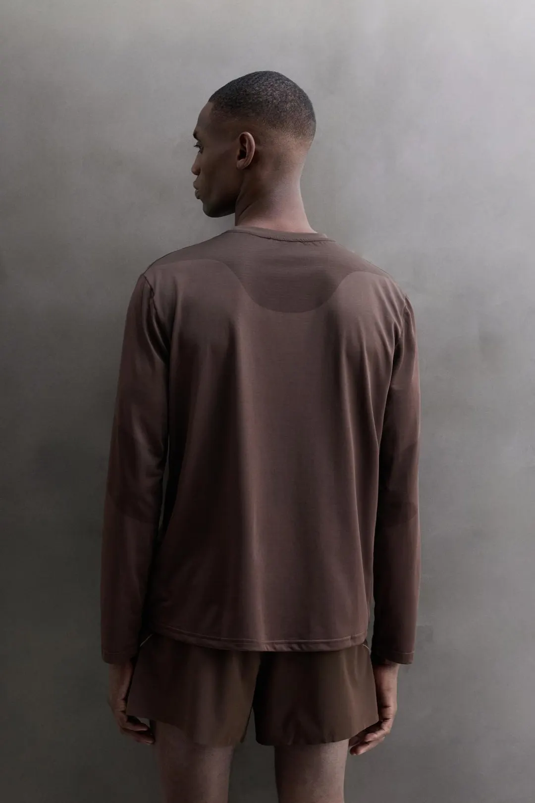 Технологичная футболка с длинными рукавами и карманом, Zara