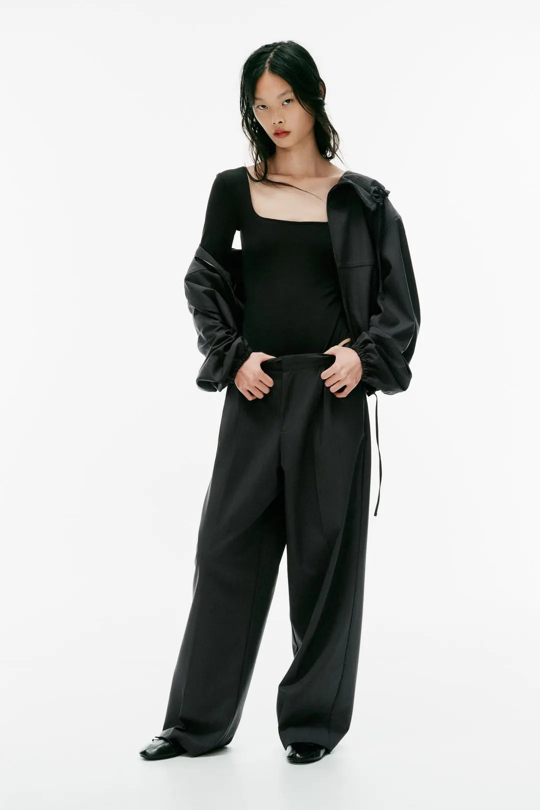 Брюки в тонкую полоску со сборками, Zara