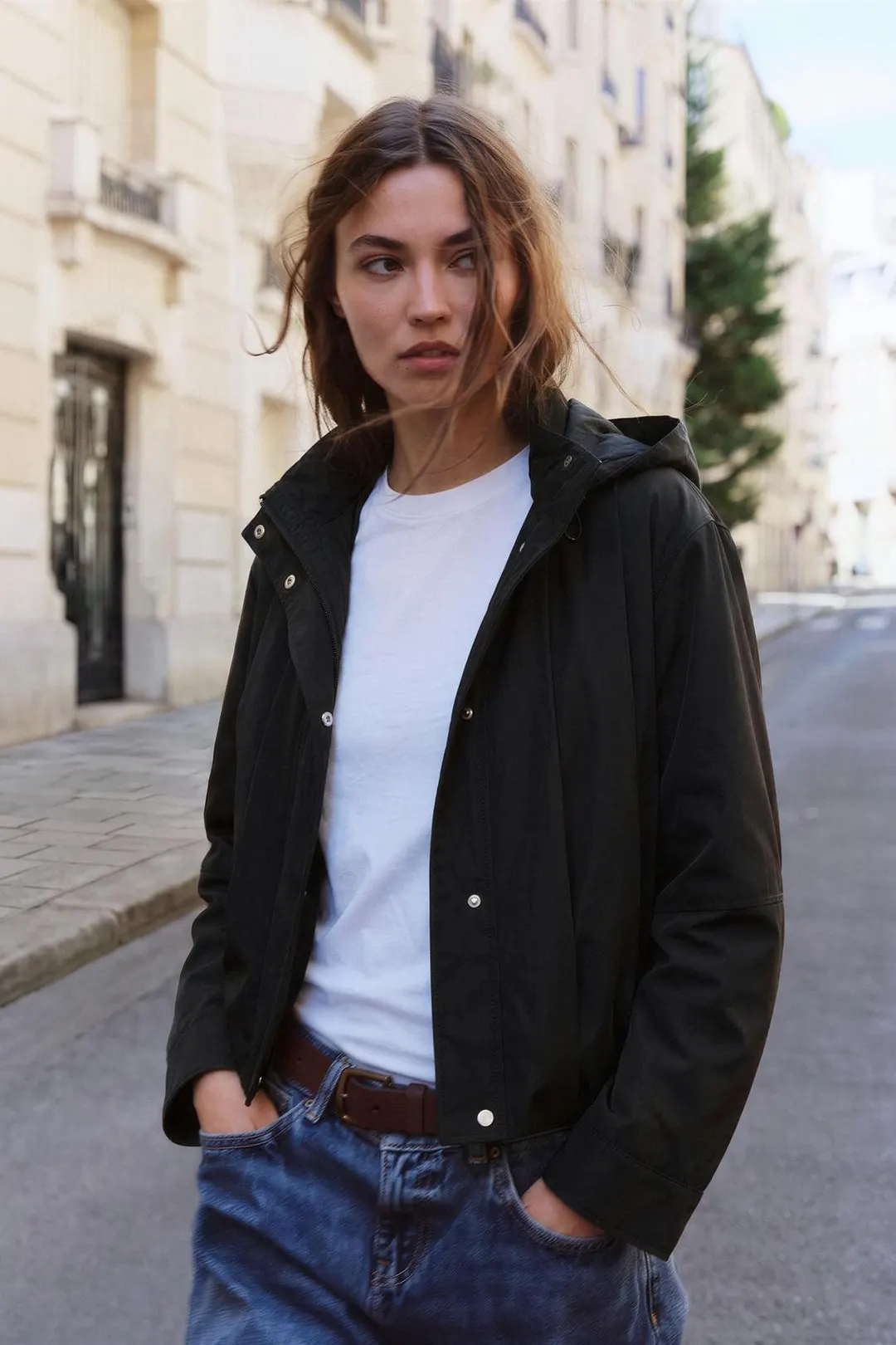 Прорезиненная куртка с капюшоном, Zara