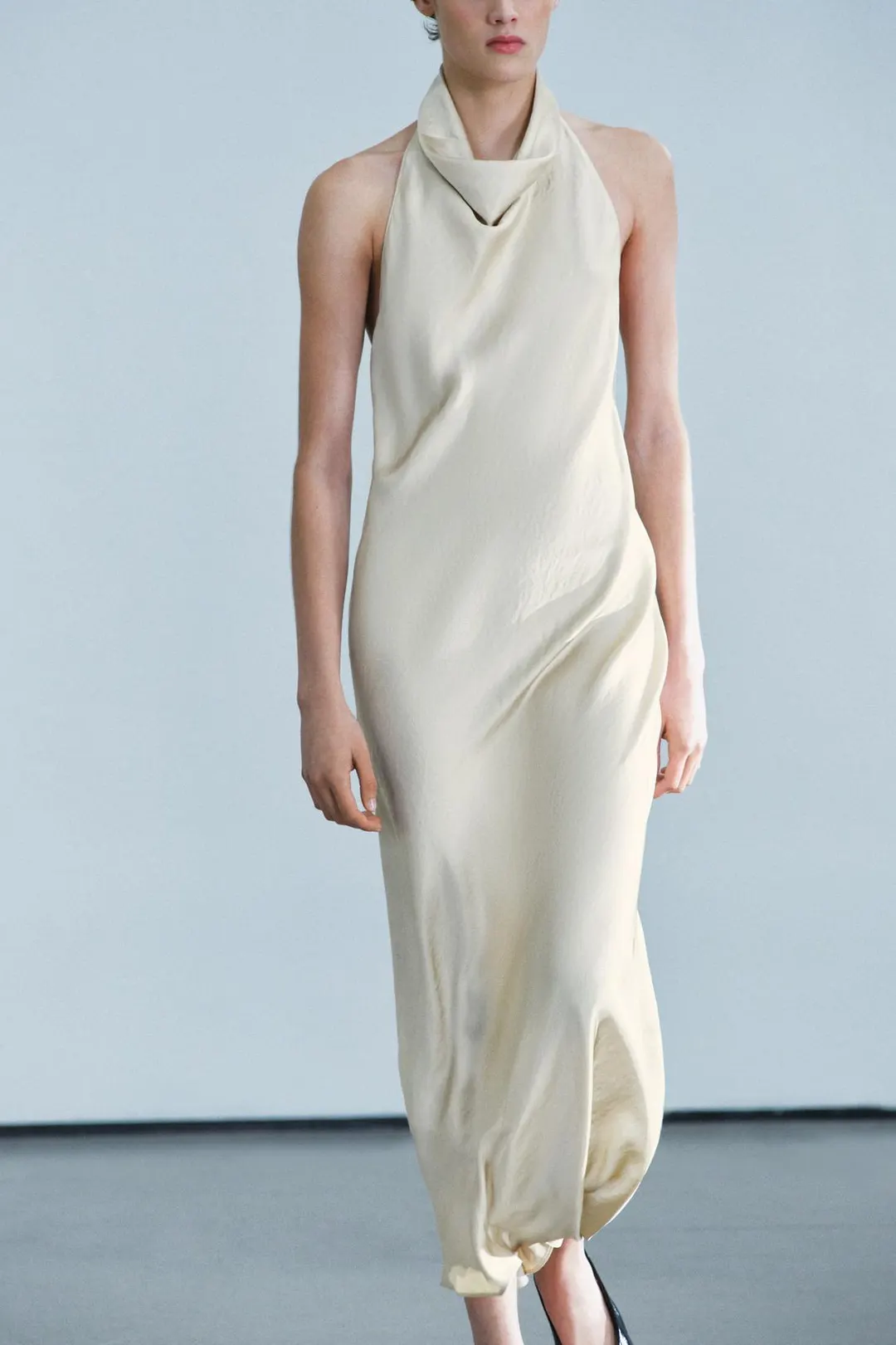 Атласное платье миди халтер ZW Collection, Zara