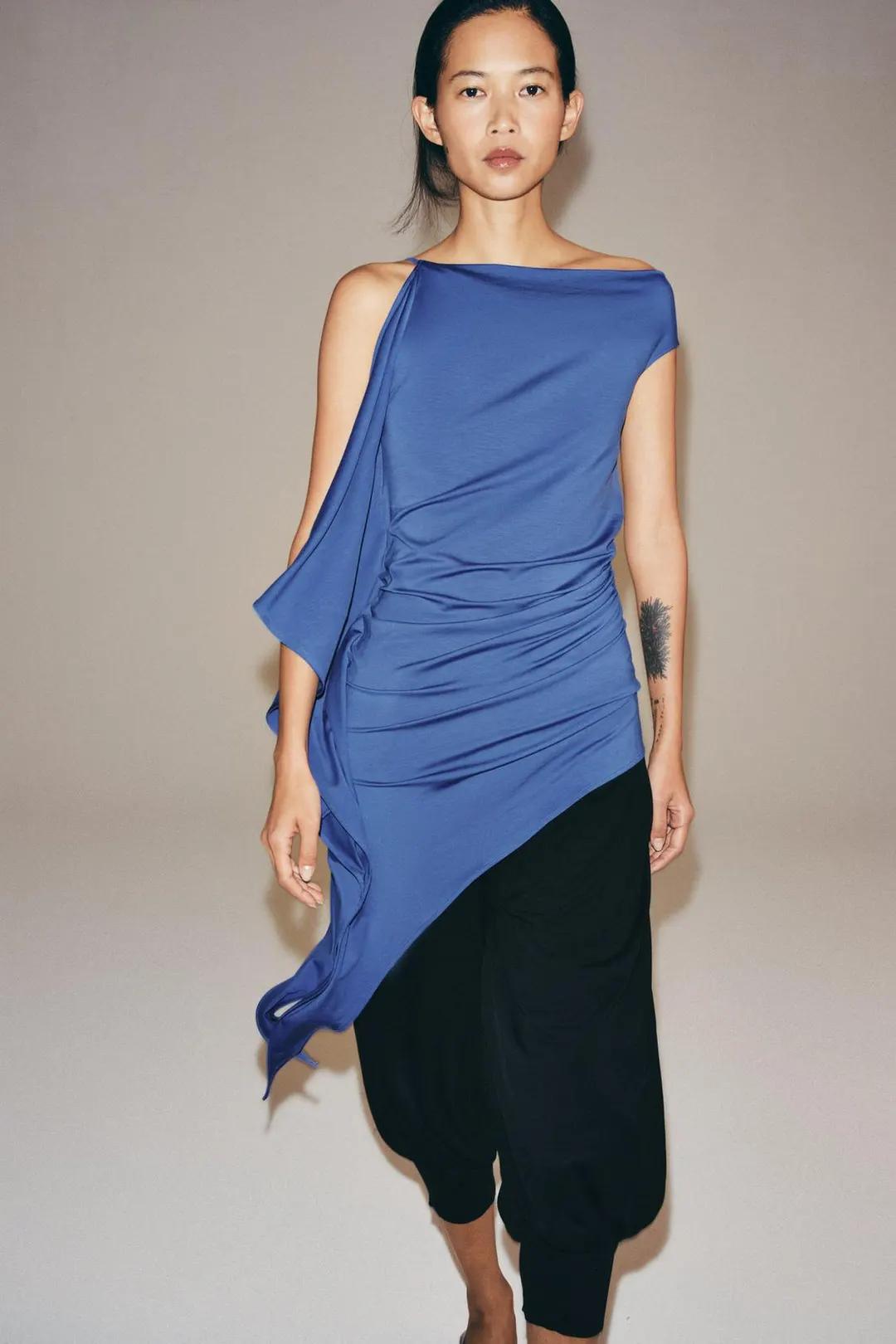 Асимметричный топ, Zara