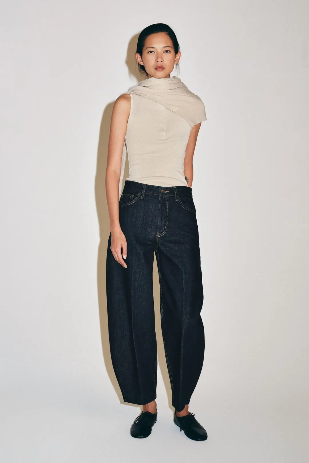 Джинсы ZW Collection зауженного книзу кроя с высокой посадкой, Zara
