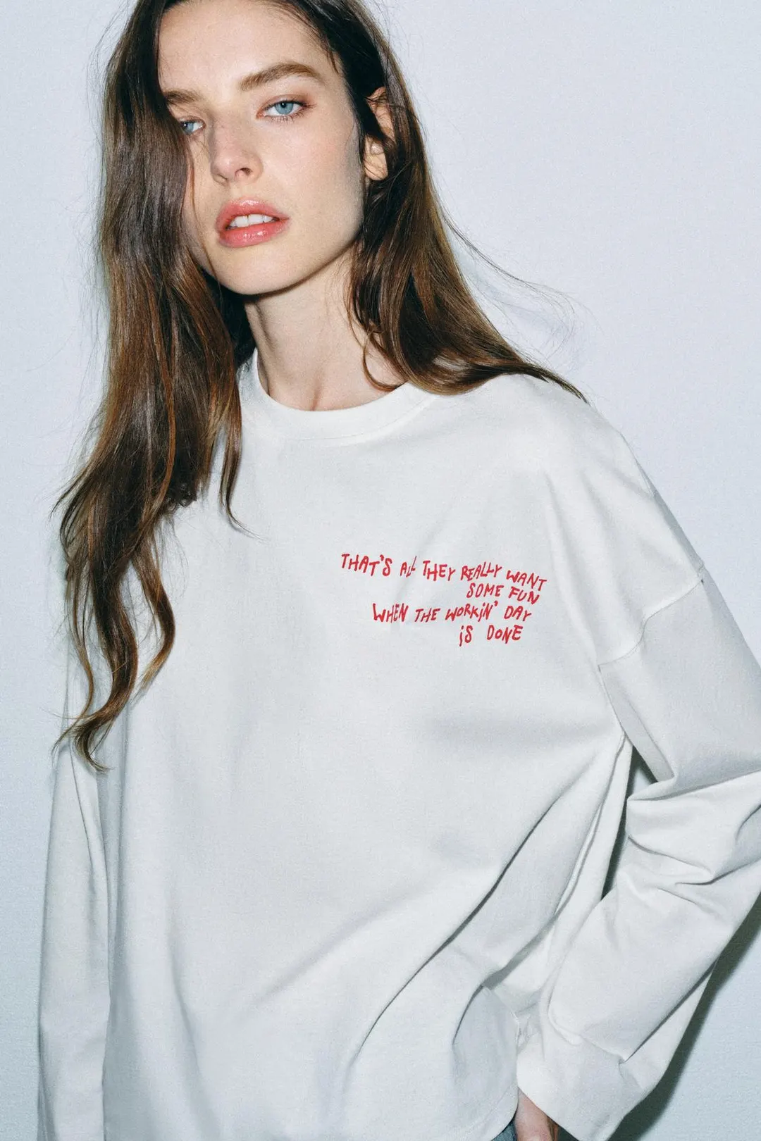 Футболка оверсайз с надписью, Zara