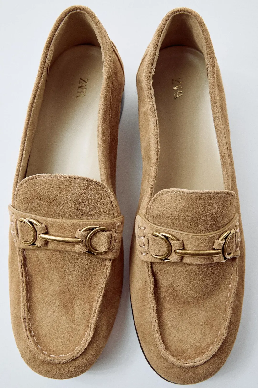 Лоферы из замши с металлическим декором, Zara