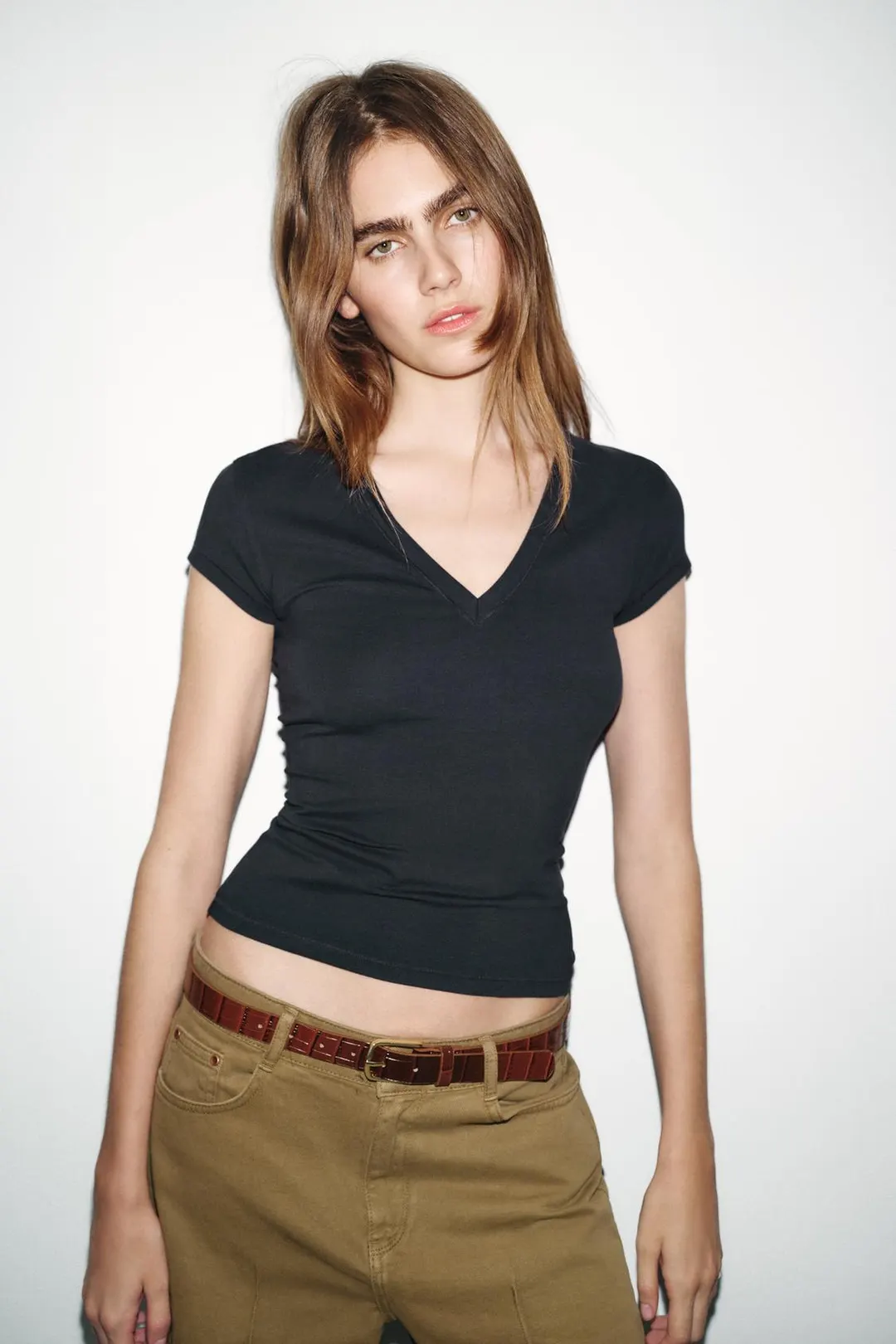 Футболка с V-образным вырезом, Zara