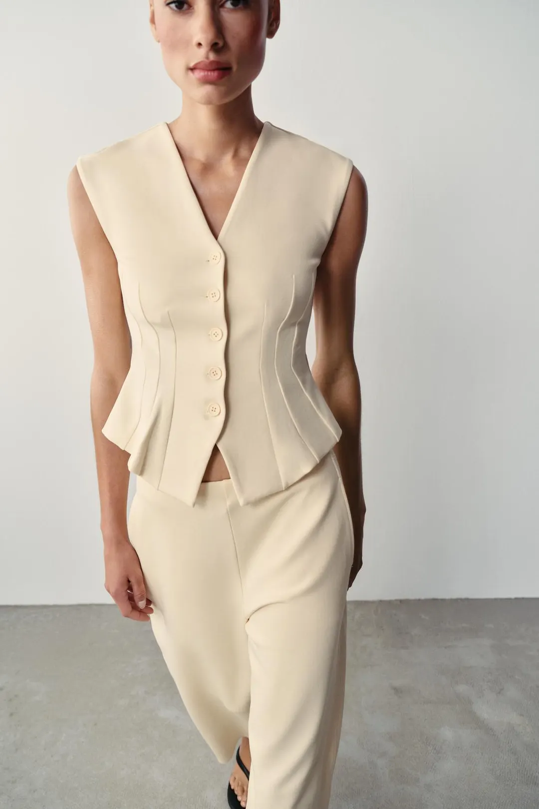 Жилет из интерлока на пуговицах, Zara