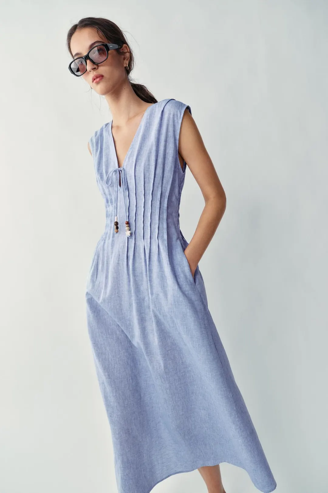 Платье миди из смесового льна с защипами, Zara