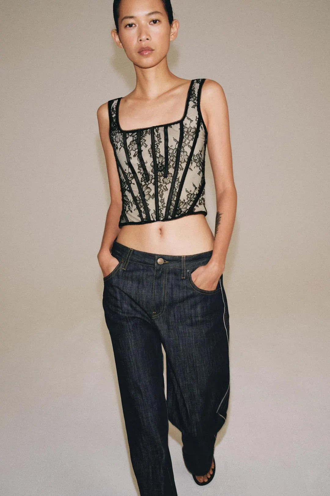 Корсет кружевной из 100% полиамида, Zara