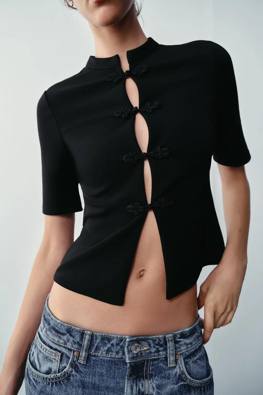 Топ с короткими рукавами и узелковой застежкой, Zara