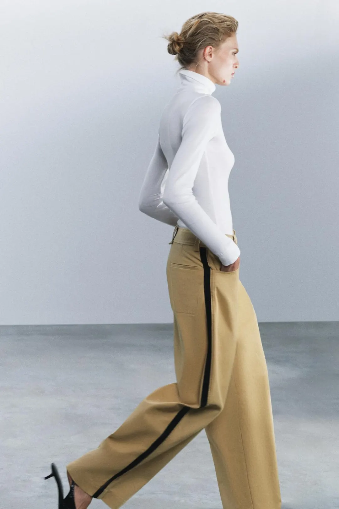 Брюки багги ZW Collection с боковыми полосами, Zara