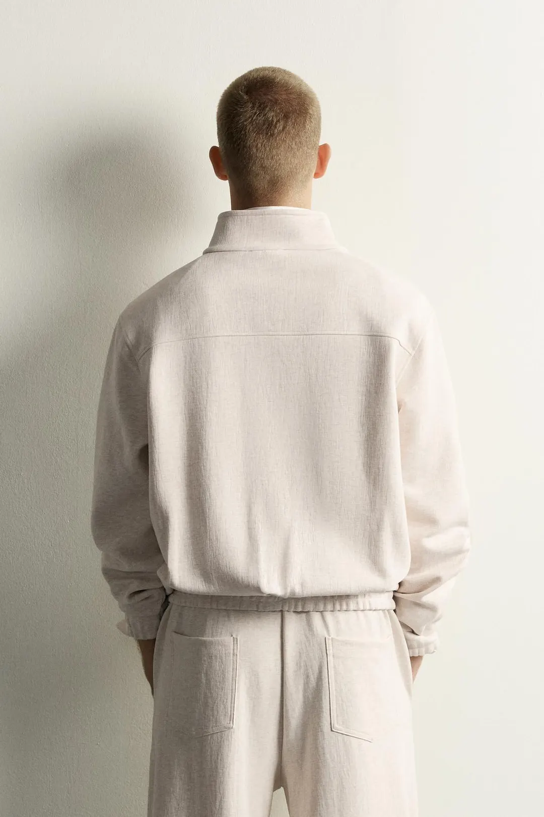 Легкая куртка свободного кроя из фактурной ткани, Zara