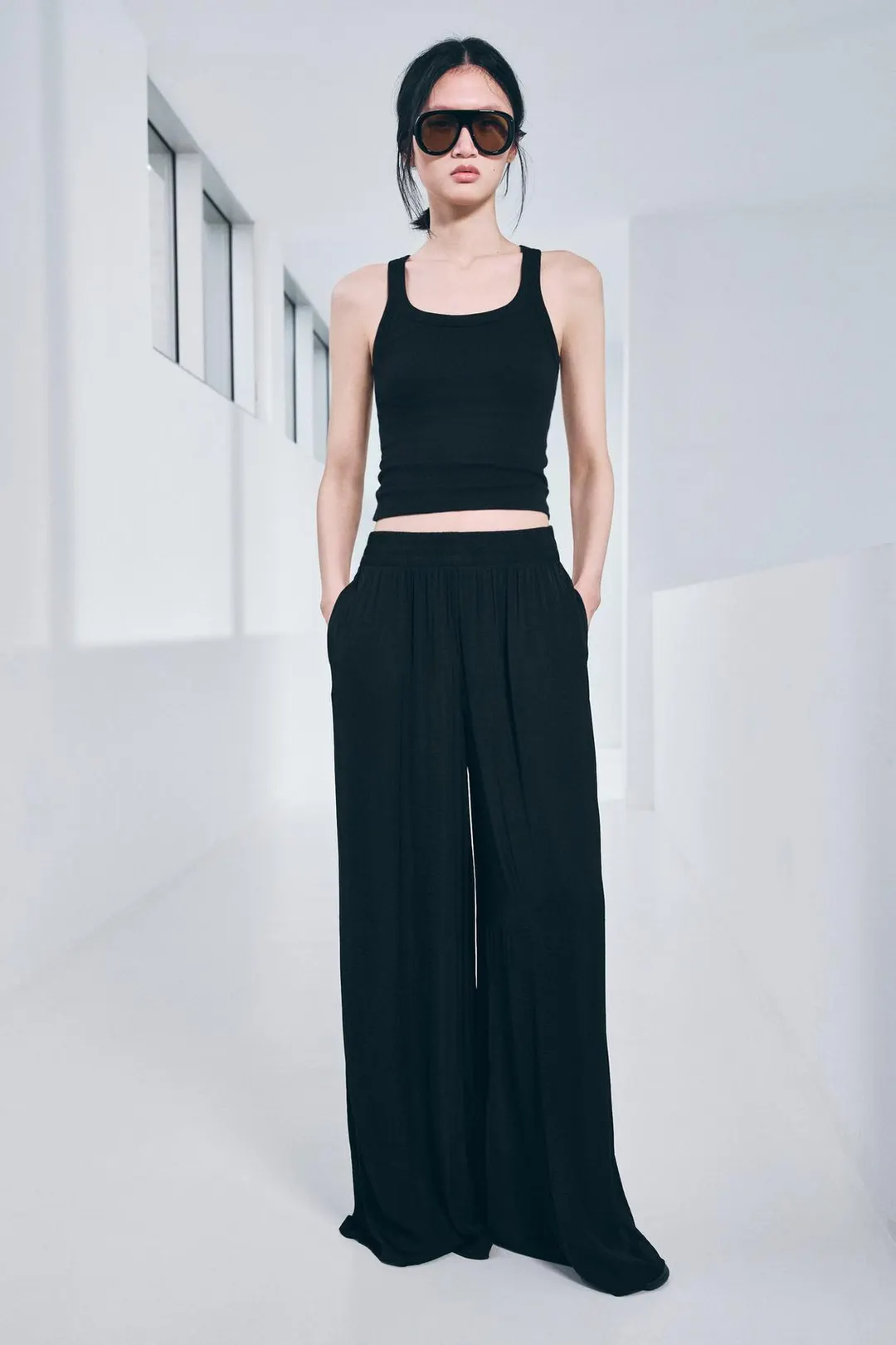 Брюки струящегося кроя с широкими штанинами, Zara