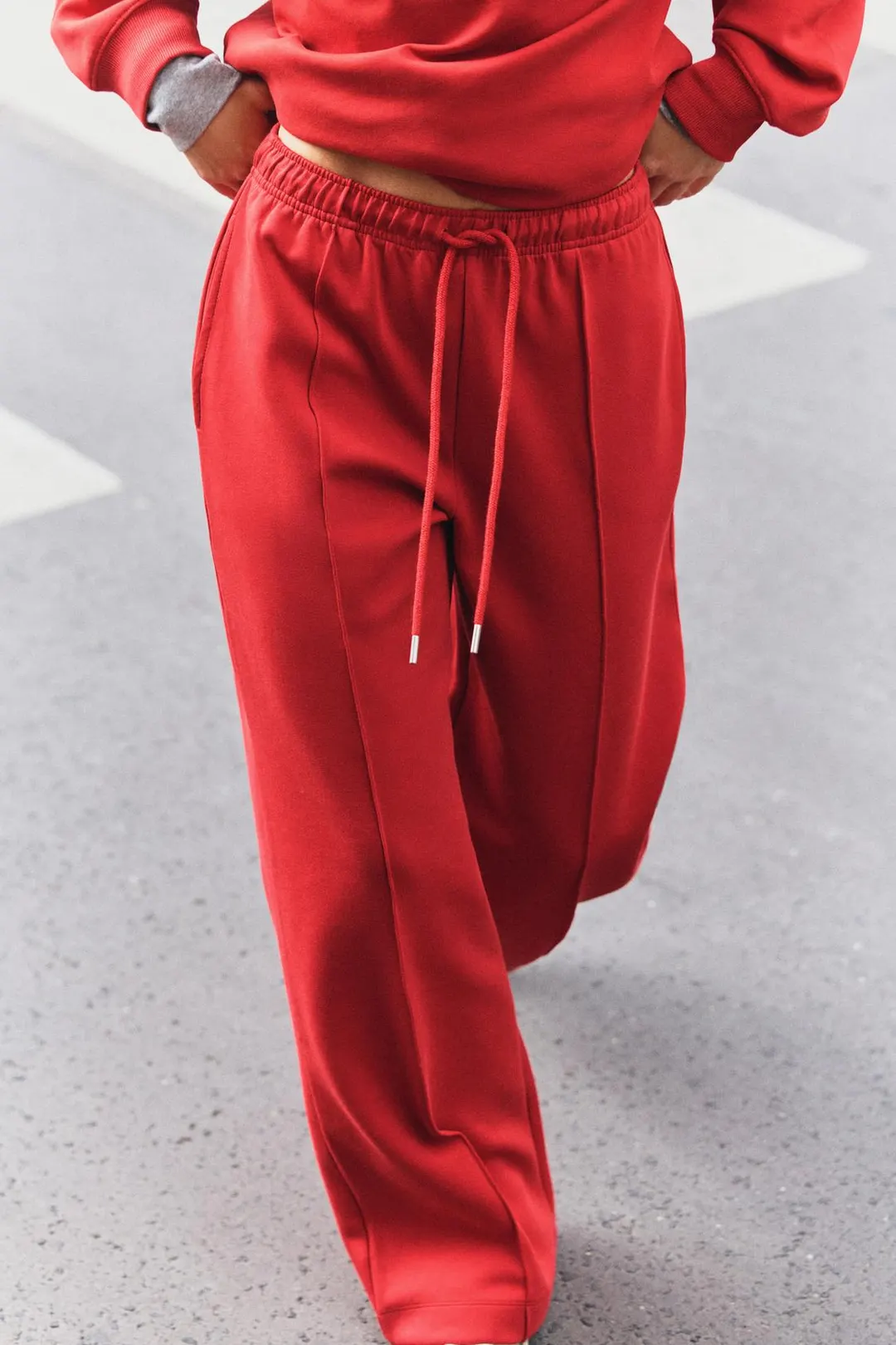 Брюки из интерлока с декоративными швами, Zara