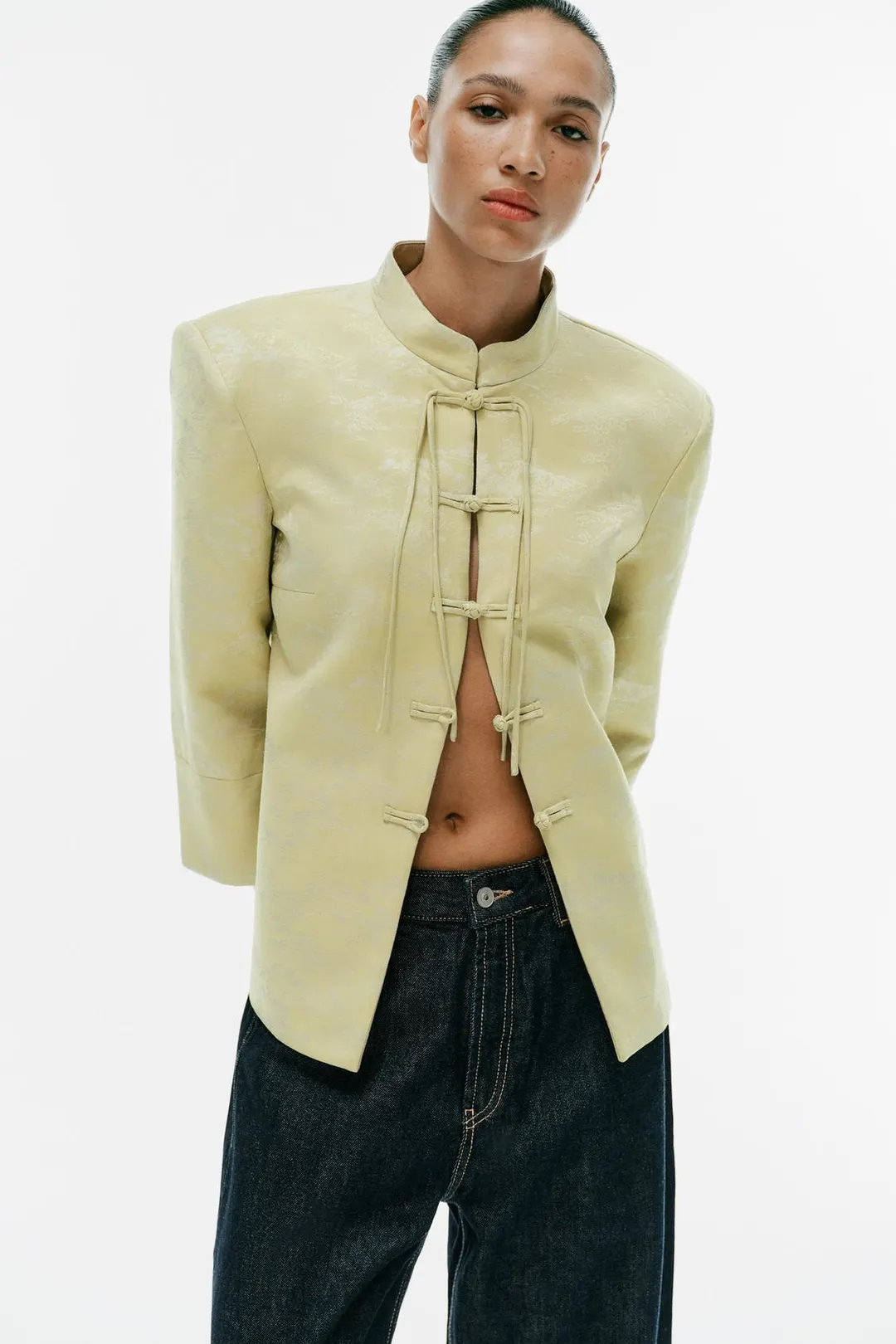 Жаккардовый блейзер с застежкой в китайском стиле, Zara