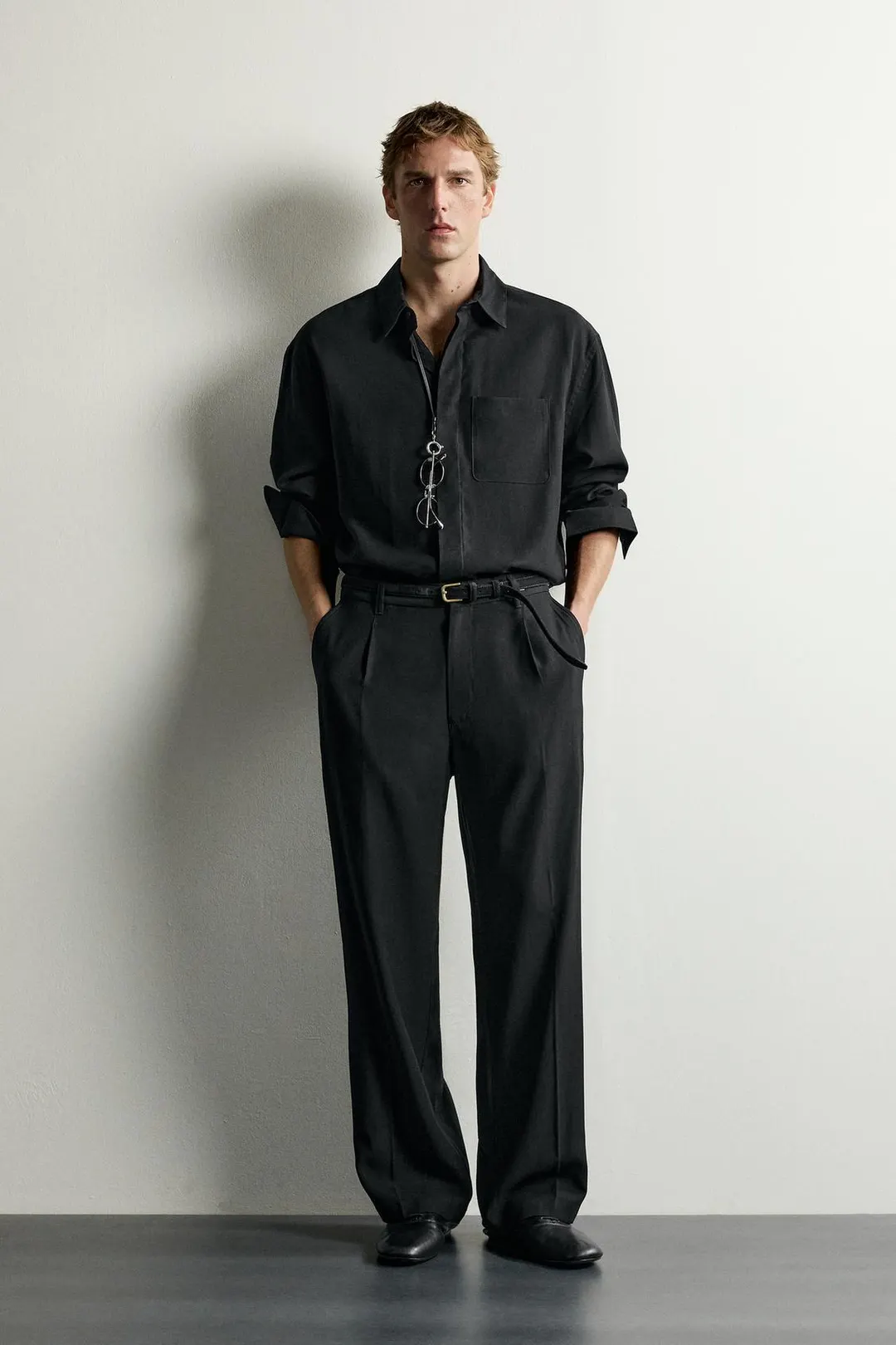 Брюки свободного кроя со складками, Zara