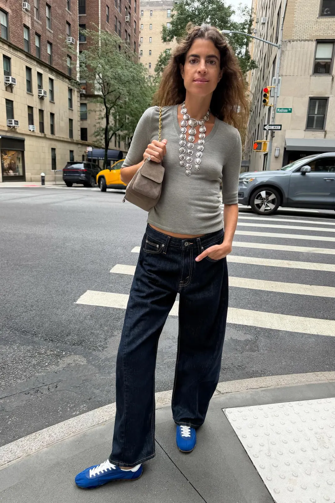 Футболка с V-образным вырезом, Zara