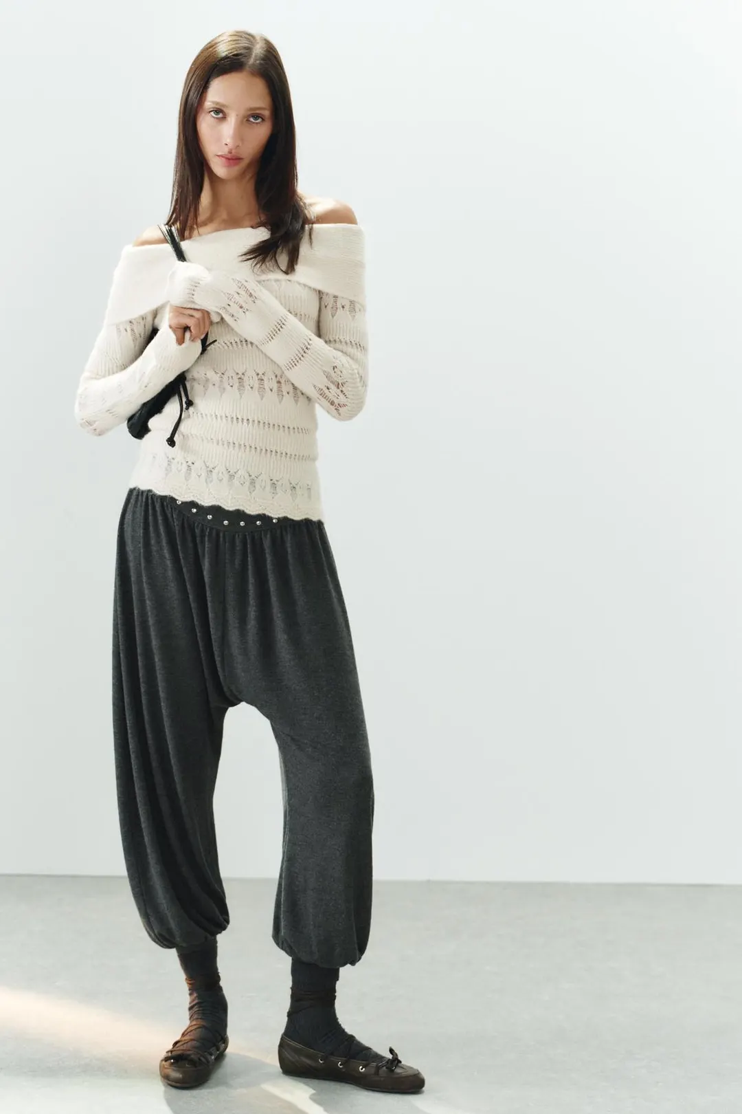 Ажурный свитер с открытыми плечами, Zara