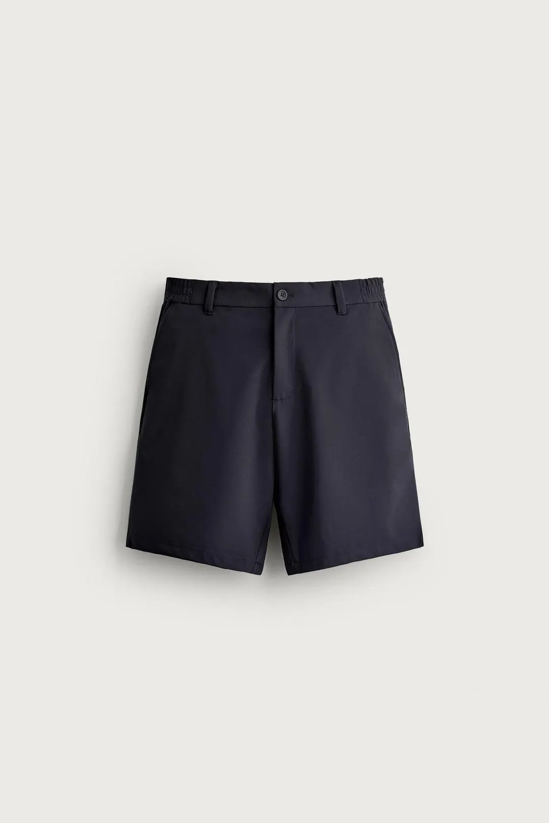 Бермуды из технологичной ткани комфортного кроя, Zara