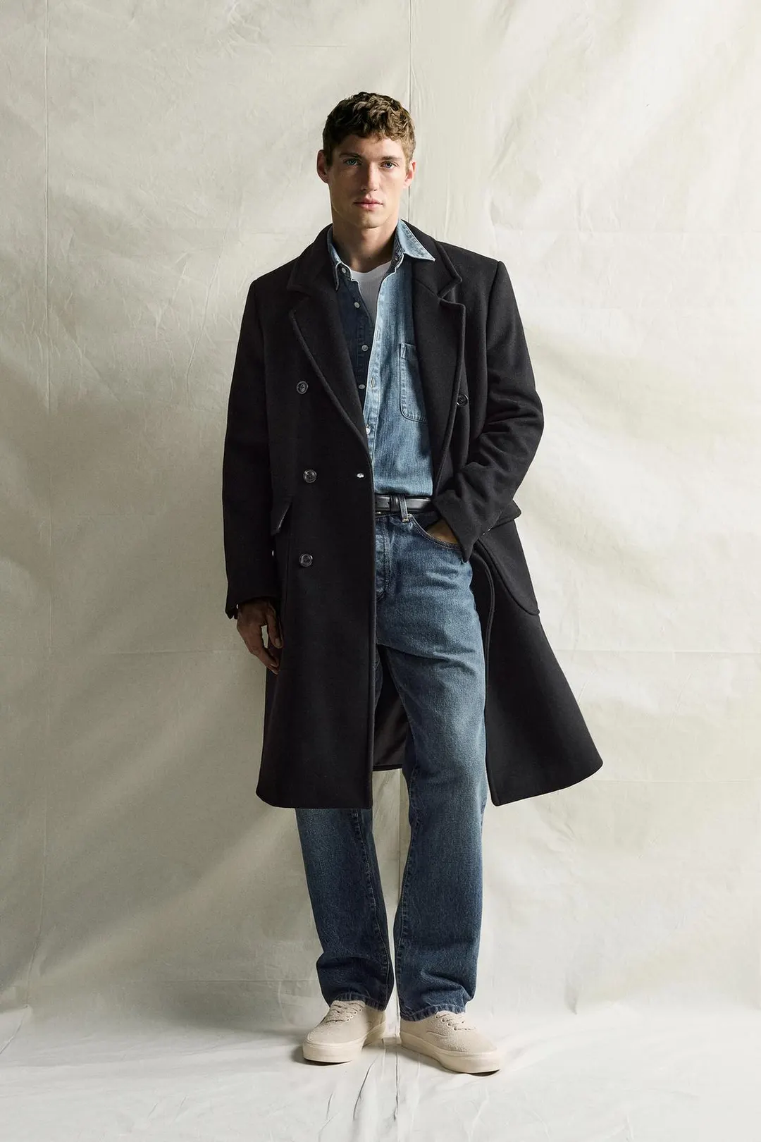 Пальто двубортное из смесовой шерсти MANTECO®, Zara