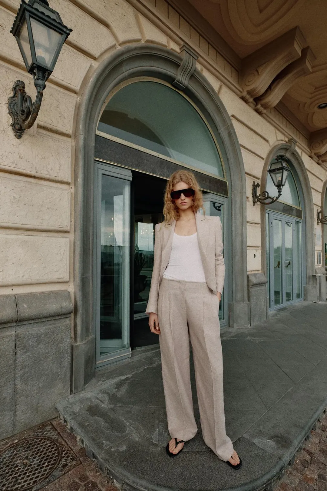 Льняной блейзер с вытачками, Zara